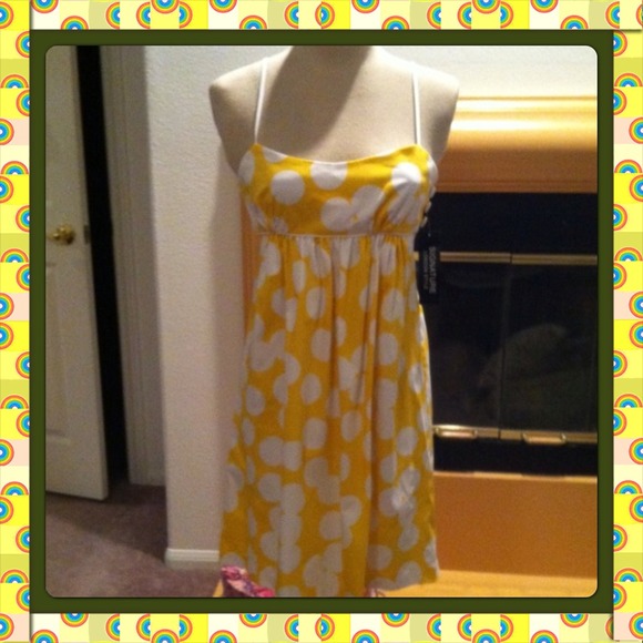 🌝SALE lovely NWT YELLOWDRESS SIMPLY BEAUTIFUL - Picture 1 of 4