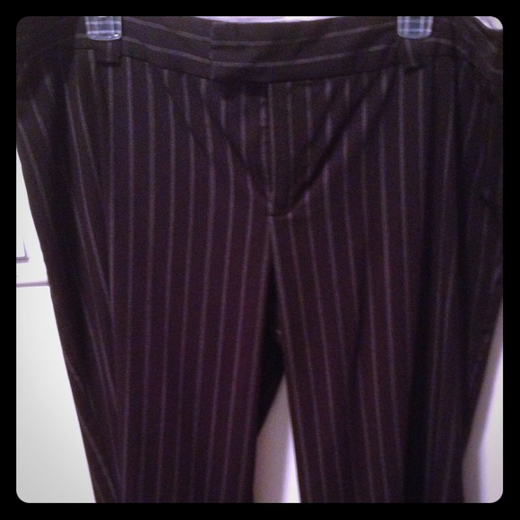 SOLD.......Beautiful black capris.