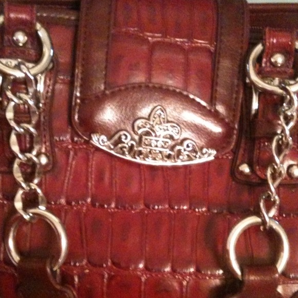 Burgundy purse - Picture 2 of 3