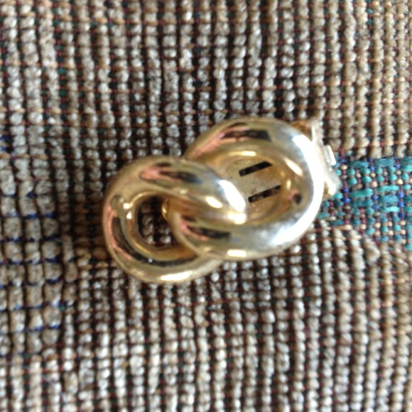 Vintage golden earrings clip-on - Picture 2 of 2