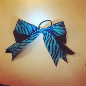 A cheer bow