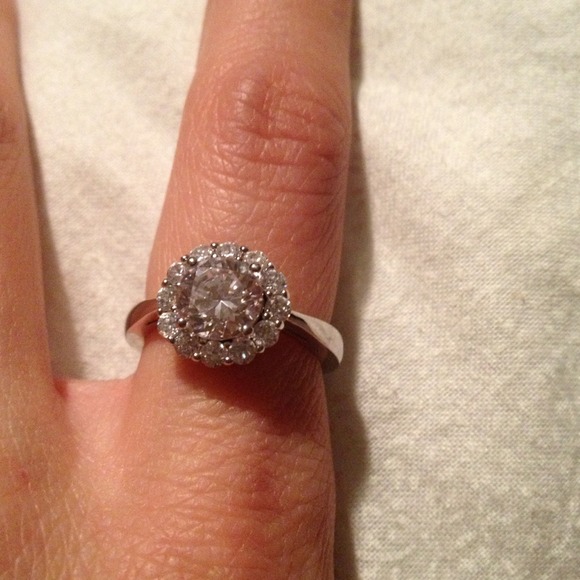 🚩🚩SOLD!🚩🚩CZ By Kenneth Jay Lane Flower ring