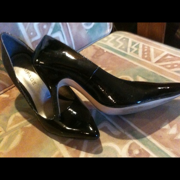 Patent leather heels - Picture 2 of 2