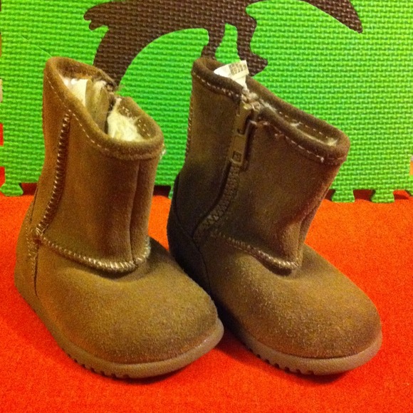 Size 3 toddler tan boots
