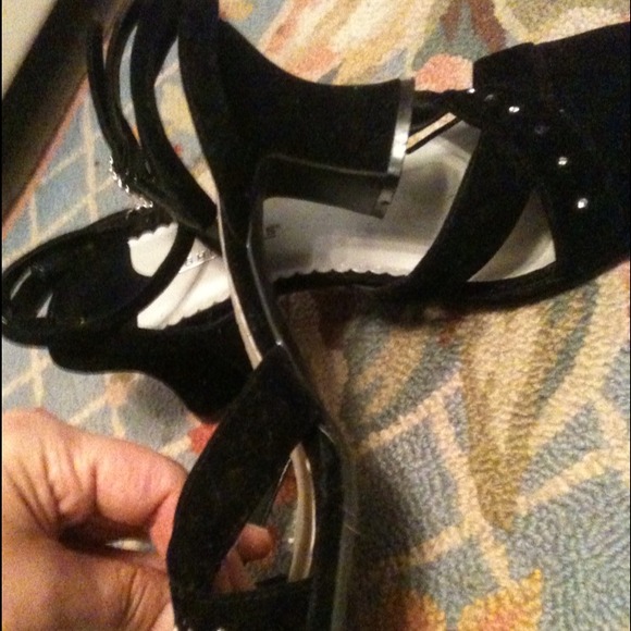 Shoes - Picture 2 of 3