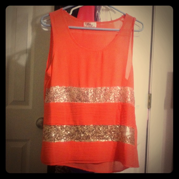 ❌SOLD❌Orange chiffon tank top with gold sequin.