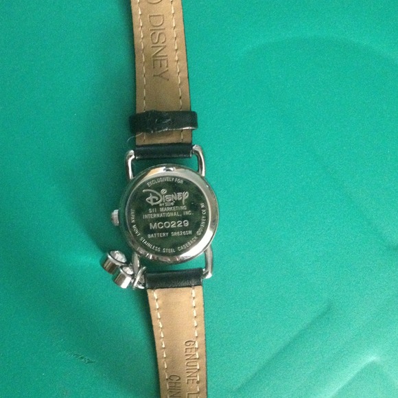 Mickey mouse watch - Picture 2 of 3