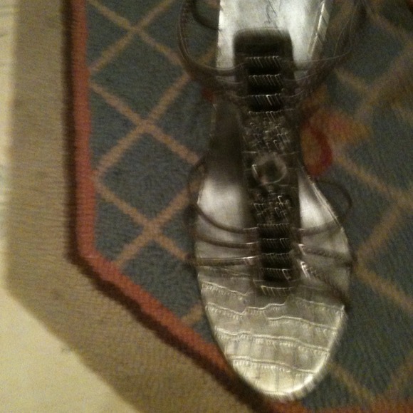 Strappy heels - Picture 4 of 9