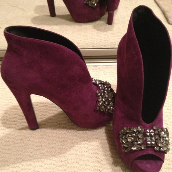 Steve Madden purple beauties - reserved
