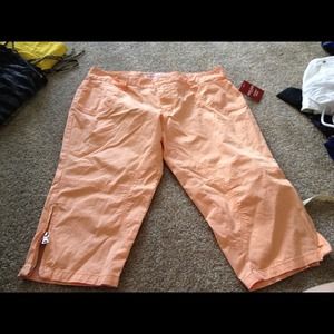 Guess? Capris-orange-NWT -Size 29 stretch