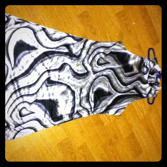 💥SOLD💥💥💥💥💥💥Adorable black and silver dress