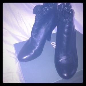 😍REDUCED PRICE.   Me Too boots