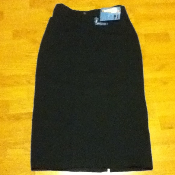 💢Sold💢Brand new!! Lee Riders skirt