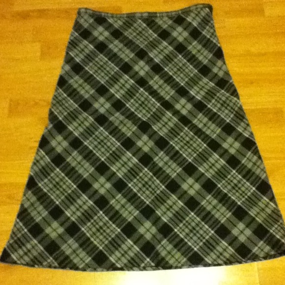 💢Sold💢Gorgeous black, white and gray skirt