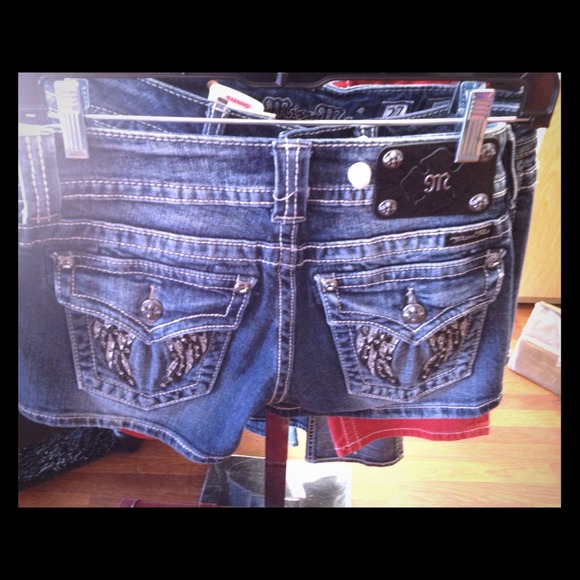 Miss Me Shorts size 25