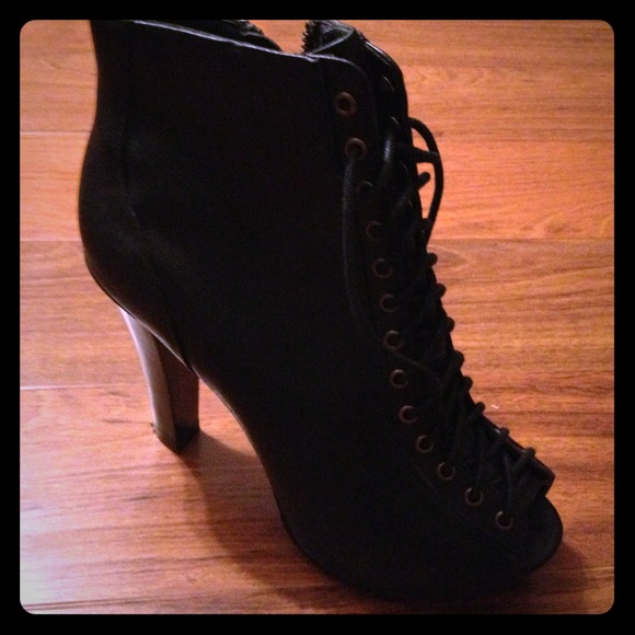 Casual  Maybe for a night out with the girls :)