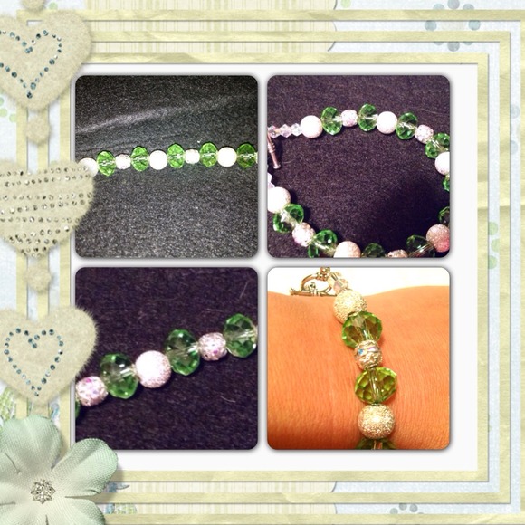 Beautiful Swarovski like crystal beads bracelet.