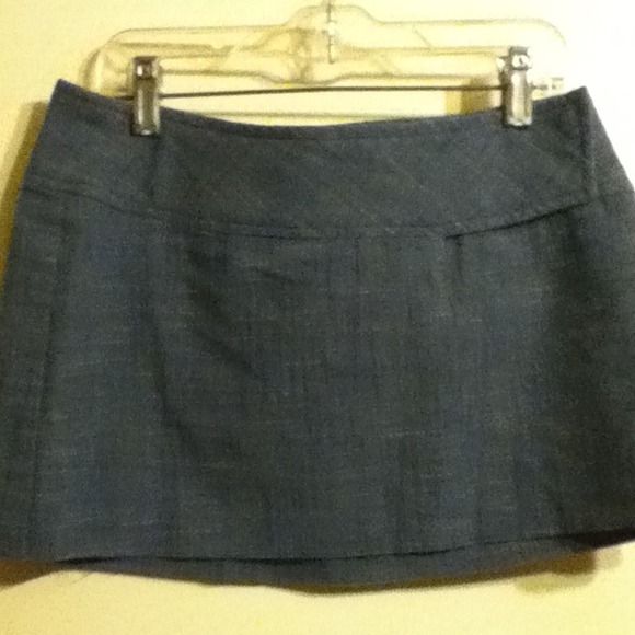 ⭐⭐Adorable gray mini skirt. Short & sexy!!⭐⭐