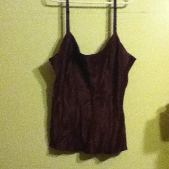 💢💢SOLD💢💢Adorable maroon cami