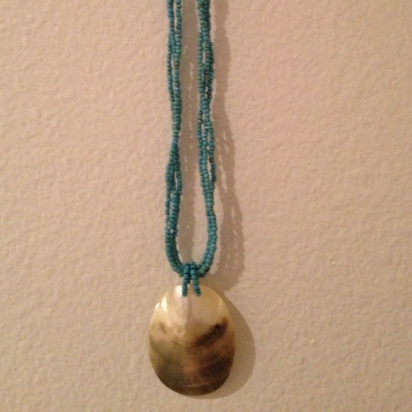 Turquoise shell necklace - Picture 1 of 4
