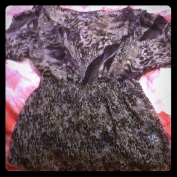 Cute see threw shirt great with leggings and hells