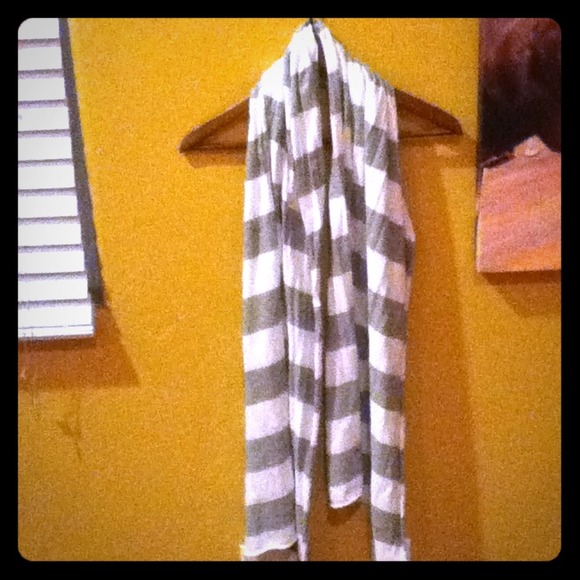 Aeropostale ,White and gray scarf
