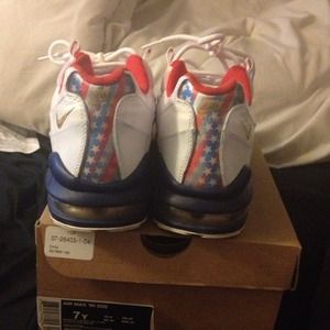 Nike Air Max. Clean only worn a few times.