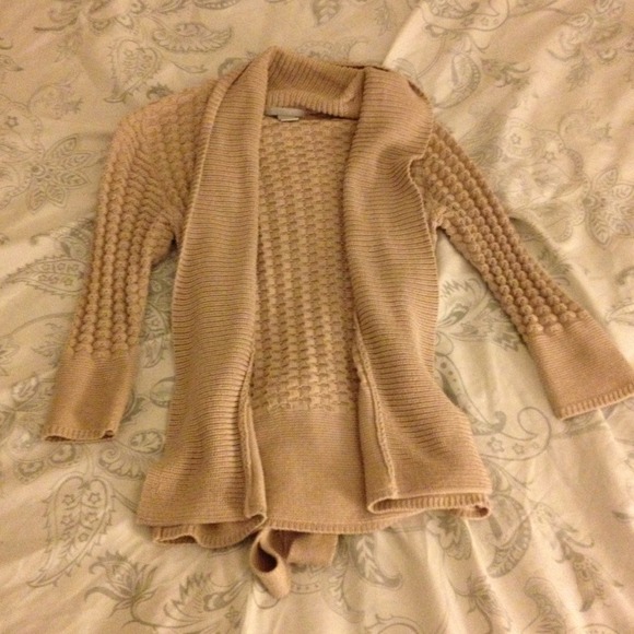 💢SOLD💢Beige/tan open sweater