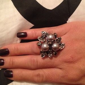 🎀SOLD🎀Faux pearl ring.