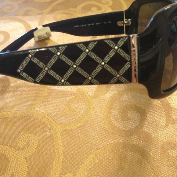 ?Authentic-Versace sunglasses!!!?