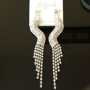 New with tags dangling earrings