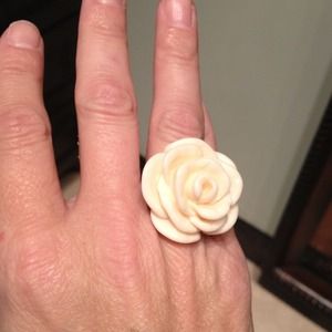 Rosette ring