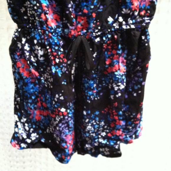 BNWT Small Romper - Picture 3 of 3