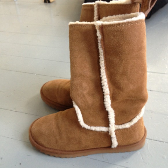 Ugg like boots, made by American eagle