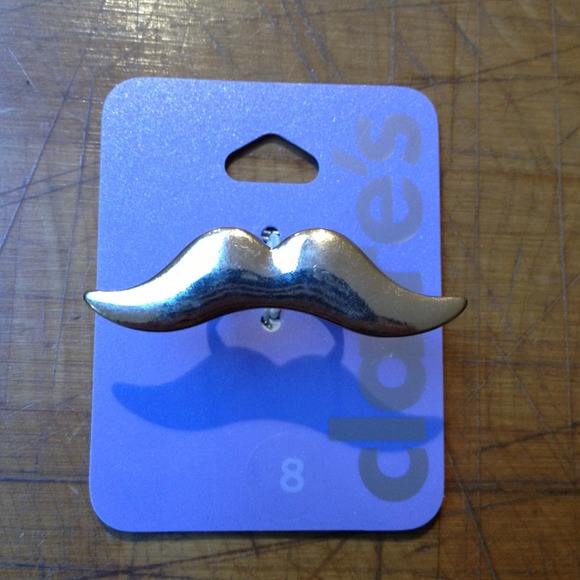 CLAIRE'S Mustache Gold Tone Ring - Women's Sz 8 - Picture 1 of 2