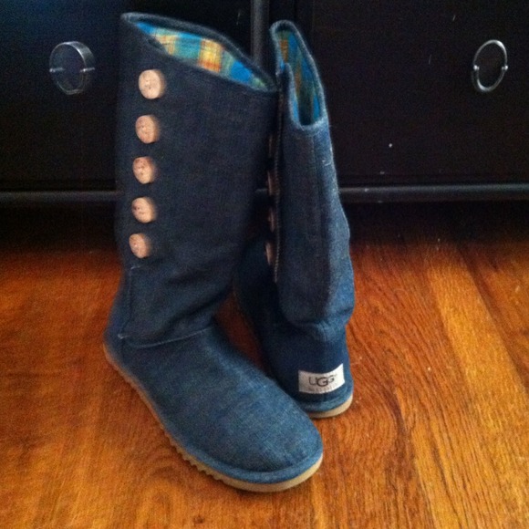 Hardly worn & Unique Uggs