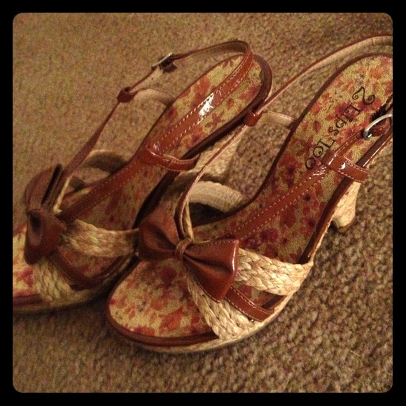 Shoes/wedge