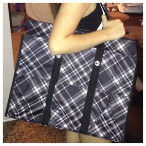 This is a Super sized tote