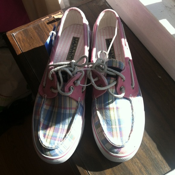 Brand new, never worn! MUST take home!