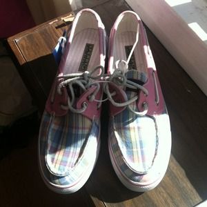 Brand new, never worn! MUST take home!