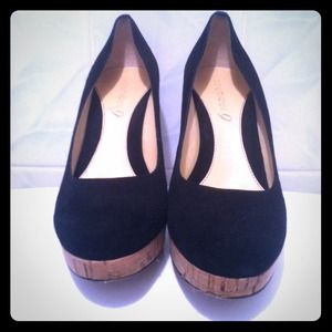 Boutique 9 suede pumps