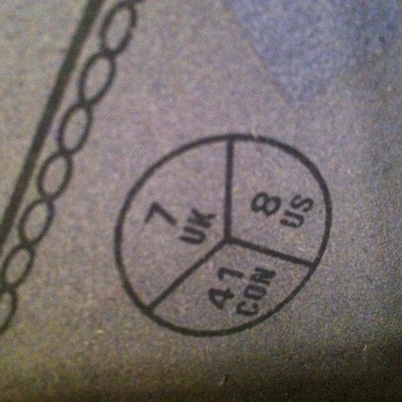 Dr. Martins - Picture 2 of 4