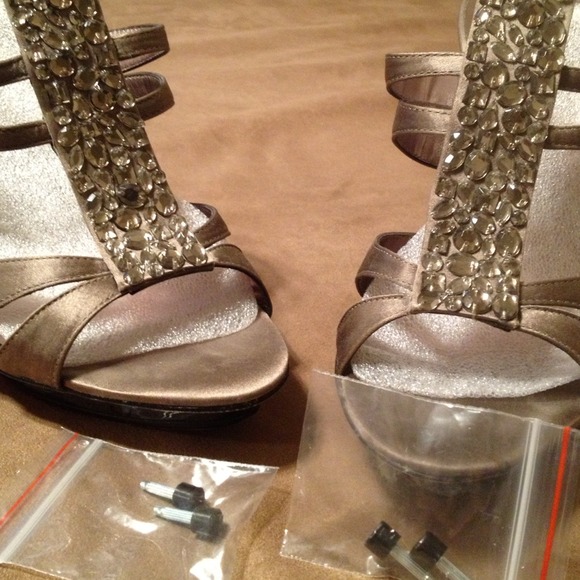 BCBGMaxAzria Shoes - 💔SOLD 💋A SASSY SOMEONE SCORED THESE @ 80% off