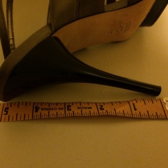 💔SOLD 💋A SASSY SOMEONE SCORED THESE @ 80% off - Picture 4 of 4