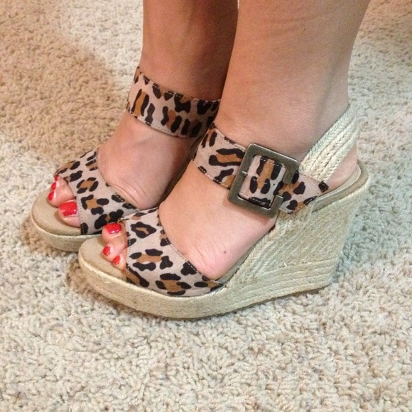 ❌SOLD❌Leopard/Cheetah Print Wedges
