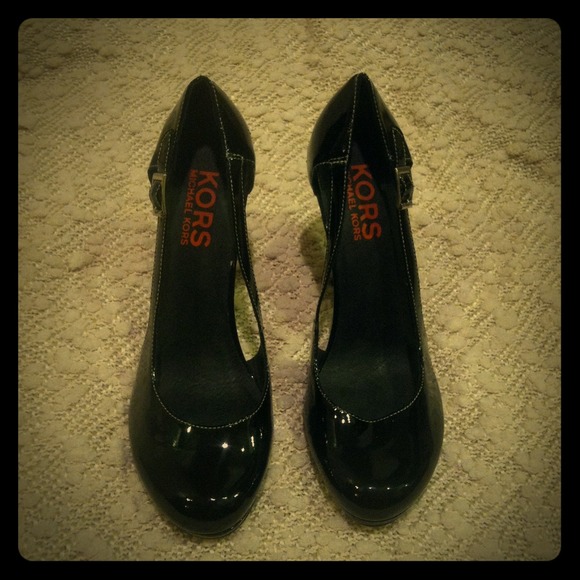 Kors by Michael Kors black patten leather pumps