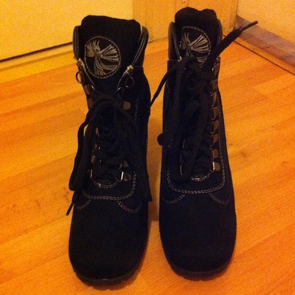 Boots - Picture 2 of 4