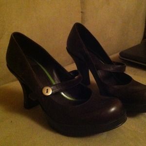 Brown Mary Jane heels