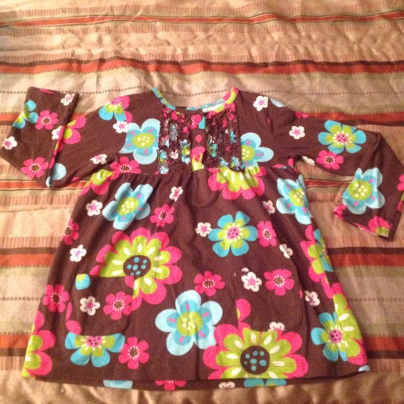 SOLD😍😍😍Little girl Brown multi color dress