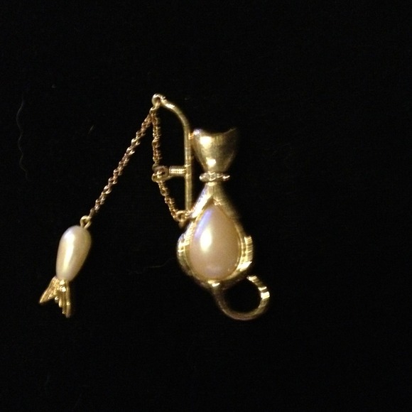 Fishing cat pin